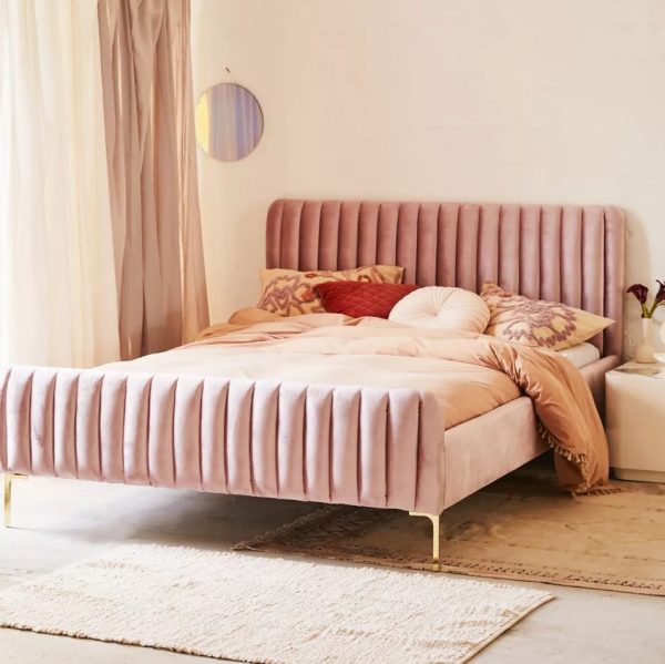 Кровать 2023 яркая светло розовая