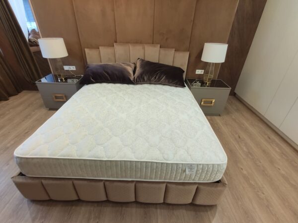 Кровать на заказ Вельвет в интерьере