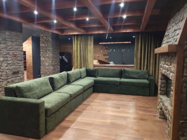 Угловой диван на заказ зеленый дизайнерский